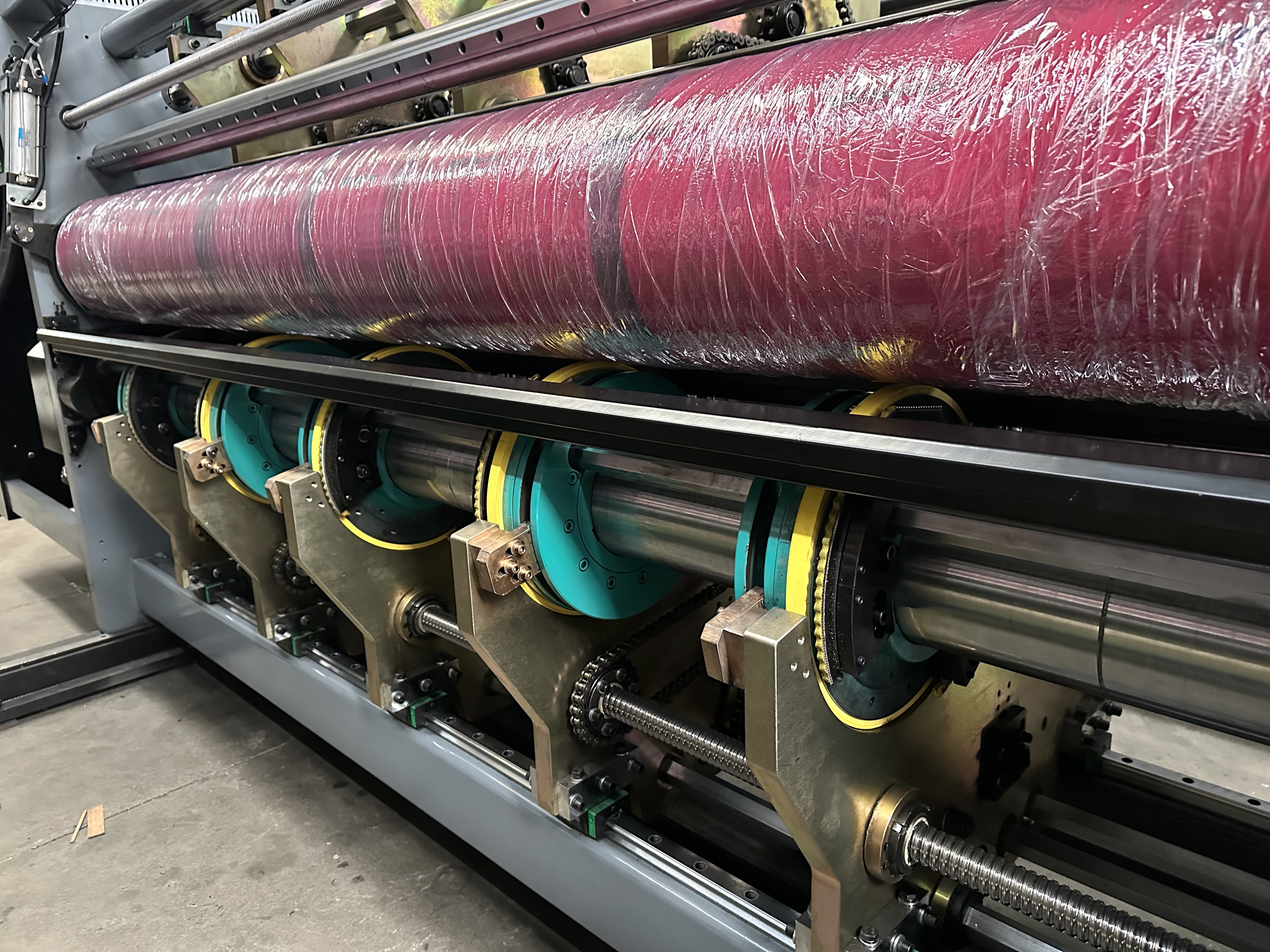 Die-cutting slotting unit