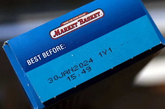 What Expiration Dates Really Mean on Food Labels (and How to Read Them Safely) What Expiration Dates Really Mean on Food Labels (and How to Read Them Safely)